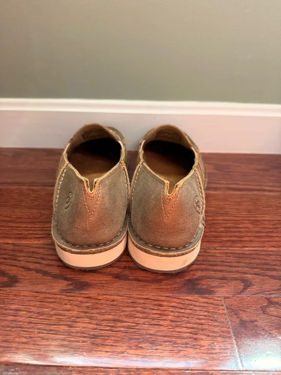 Women’s Ariat Brown Cruisers with White Floral Embroidery - Picture 3 of 4